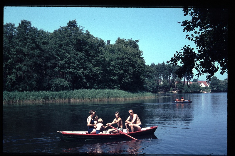 21.Bodenwoehr jul 1966 Papa,Mama,Walter,Brigitte,Marion.JPG